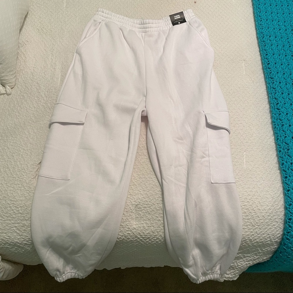 NWT White Sweatpants - Refuge